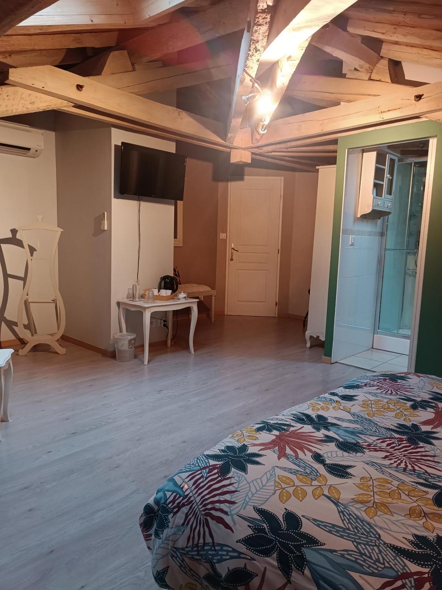 Le Jardin Des Cedres Otel Lavaur  Oda fotoğraf