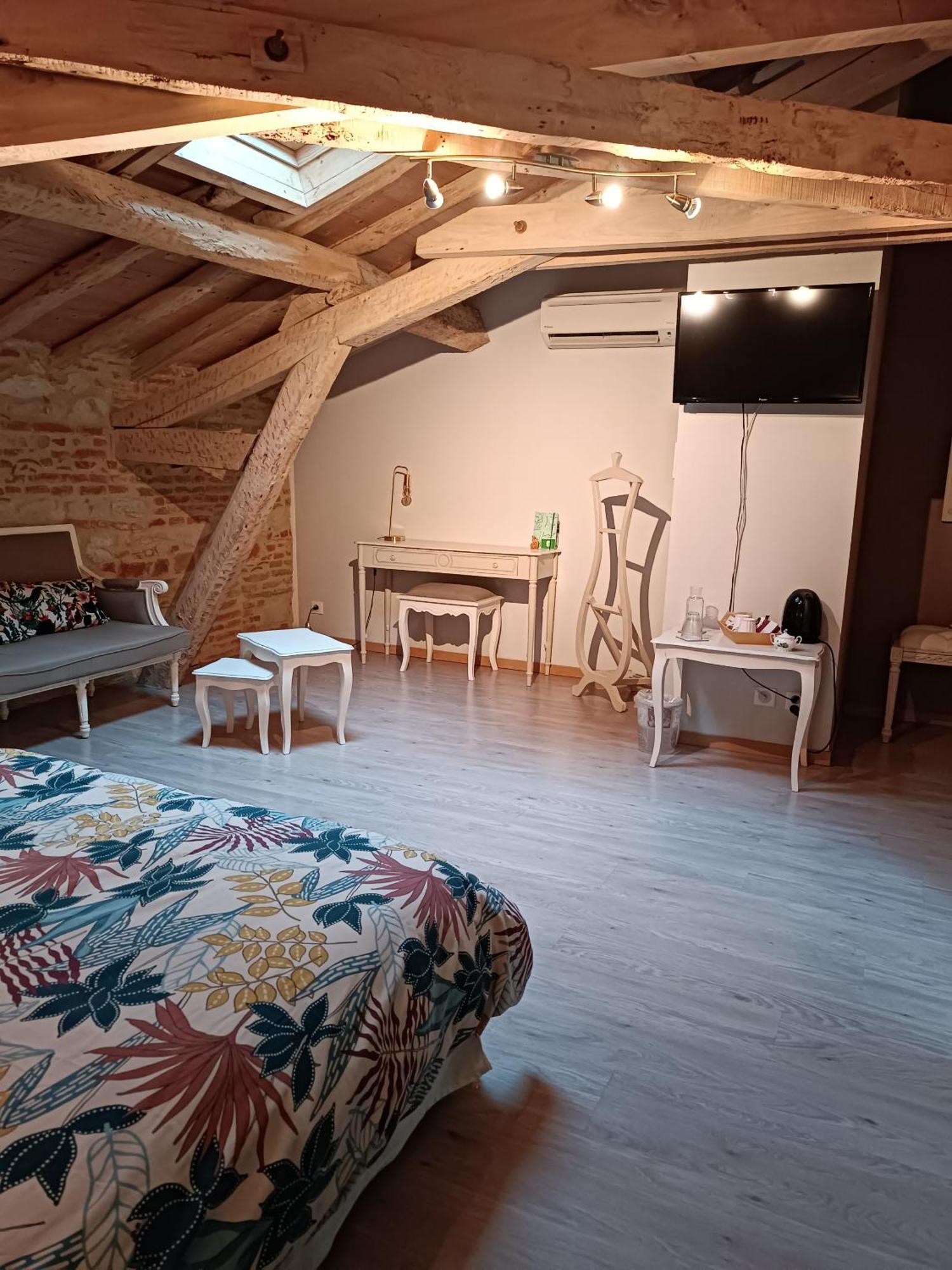 Le Jardin Des Cedres Otel Lavaur  Oda fotoğraf