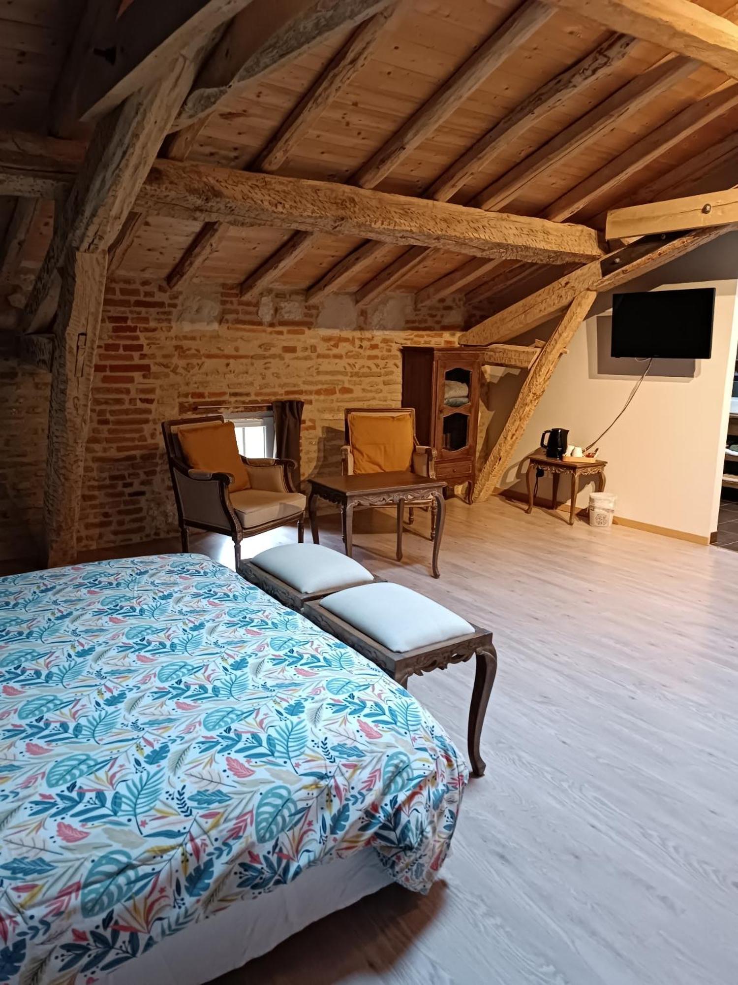 Le Jardin Des Cedres Otel Lavaur  Oda fotoğraf